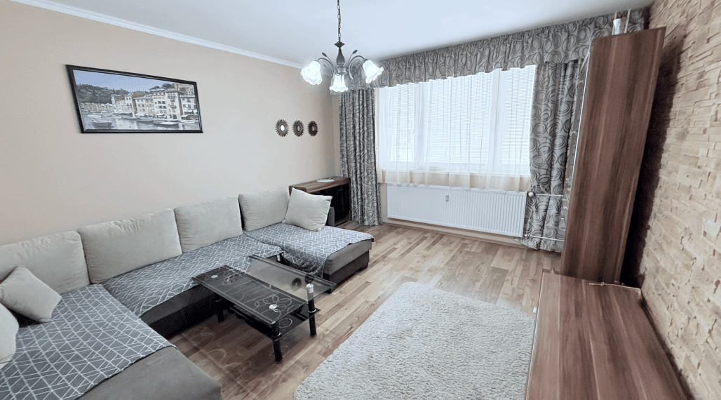 Reality KOMPLEX s.r.o. Vám ponúka 3-izbový zariadený byt s loggiou NA PRENÁJOM - Dunajská Streda