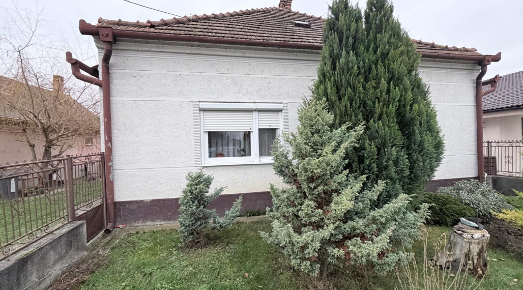 Reality KOMPLEX s.r.o. Vám prináša EXKLUZÍVNU ponuku rodinného domu v obci Brestovec