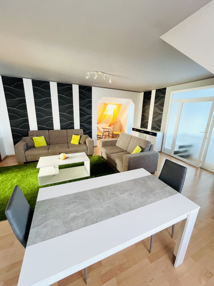 Reality KOMPLEX s.r.o., Vám ponúka na predaj priestranný 2-generačný rodinný dom v obci Dolný Štál