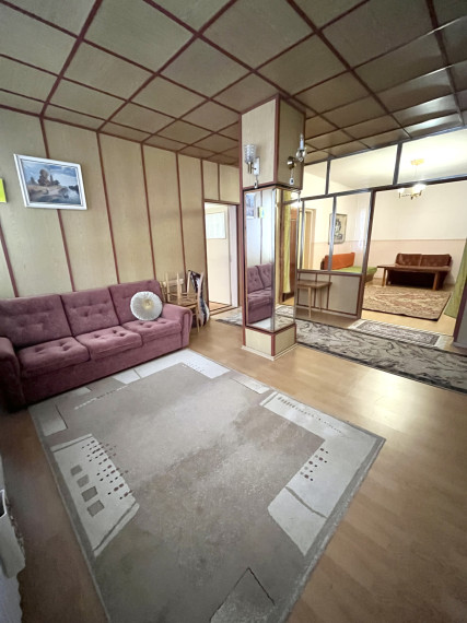 Reality KOMPLEX s.r.o., Vám ponúka na predaj priestranný 4-izbový rodinny dom v obci Baloň