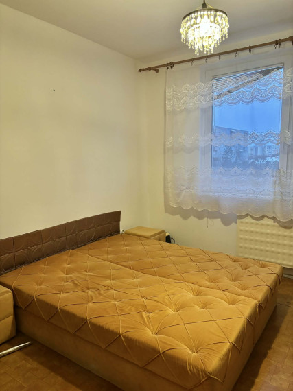 Reality KOMPLEX s.r.o., Vám ponúka na PREDAJ  3 izbový byt s balkónom a krásnym výhľadom na Alžbetin ostrov v Meste Komárno!