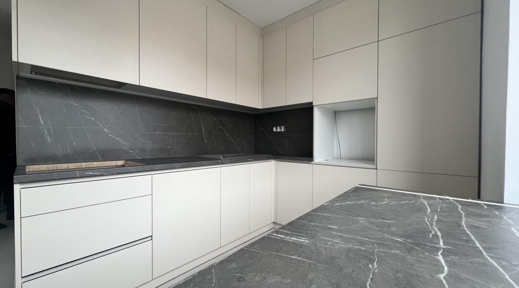 Reality KOMPLEX s.r.o. ponúka na PREDAJ kompletne zrekonštruovaný 2-izbový byt v centre Dunajskej Stredy