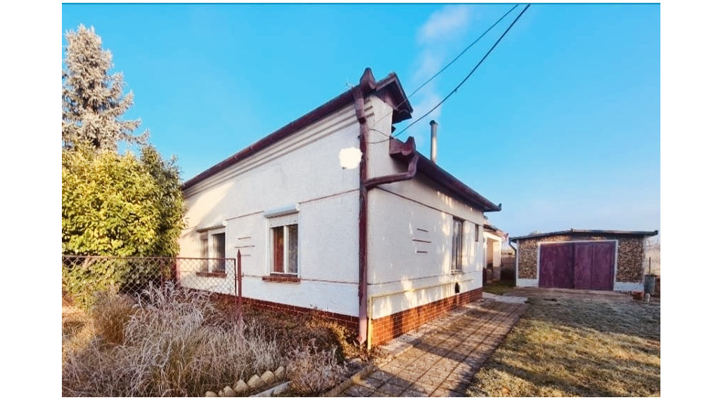 Reality komplex s.r.o., Vám ponúka na predaj rodinný dom v obci Kravany nad Dunajom  za atraktívnu cenu !