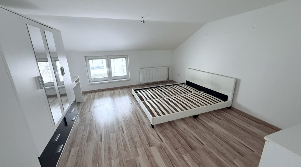 Reality KOMPLEX s.r.o. Vám ponúka 3-izbový byt vo Veľkom Mederi