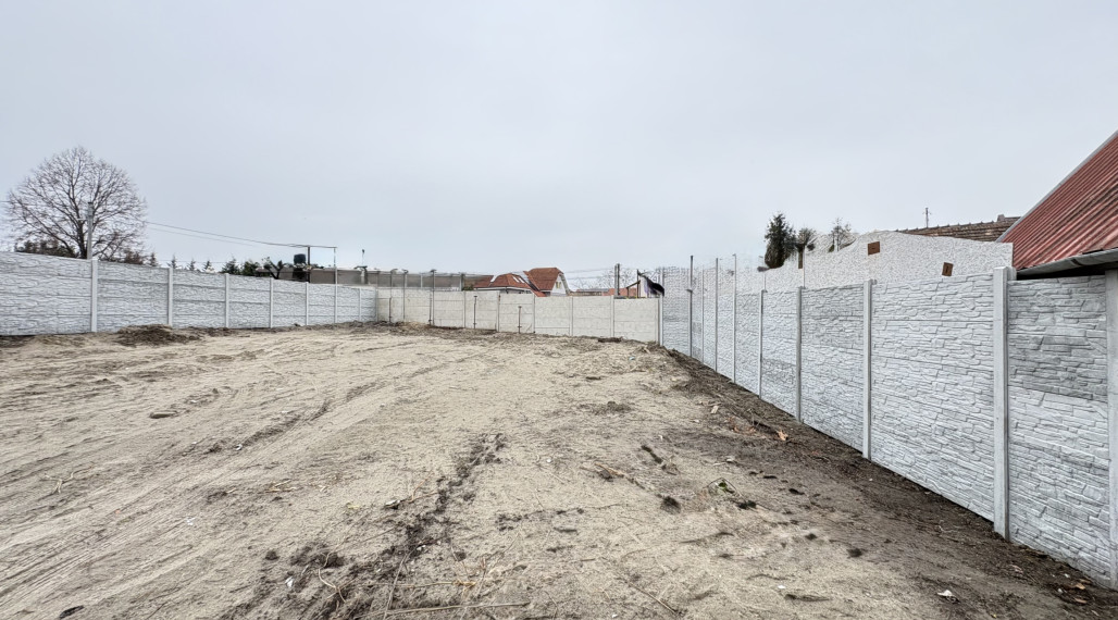 Exkluzívne iba u nás Vám Reality KOMPLEX s.r.o., ponúka na predaj lukratívny  stavebný pozemok v Komárne !!!