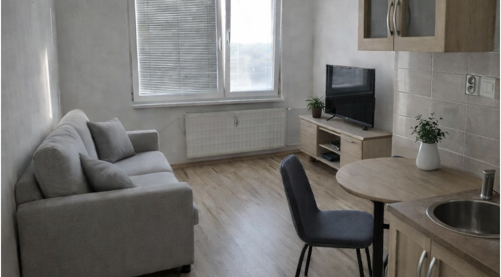 Reality KOMPLEX s.r.o. Vám ponúka na predaj garsónku nachádzajúcu sa vo veľmi príjemnej a vyhľadávanej lokalite mesta Komárno, v blízkosti rieky Dunaj