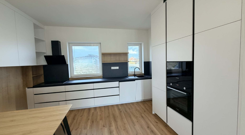 Reality KOMPLEX s.r.o Vám ponúka na predaj novostavbu v Kolárove