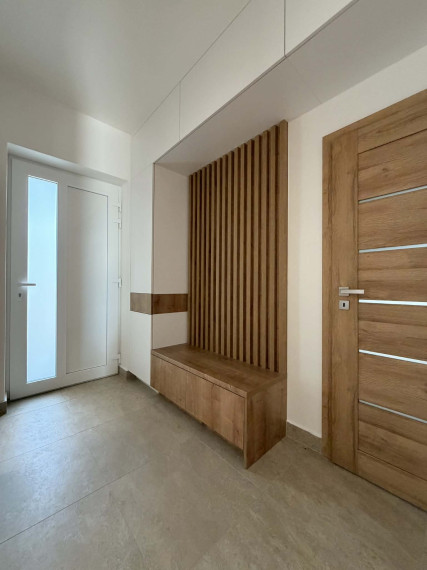 Reality KOMPLEX s.r.o Vám ponúka na predaj rodinnỳ dom