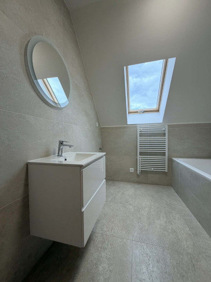 Reality KOMPLEX s.r.o Vám ponúka na predaj rodinnỳ dom