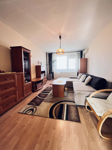 Reality KOMPLEX s.r.o. Vám ponúka na predaj 3-izbový byt s balkónom