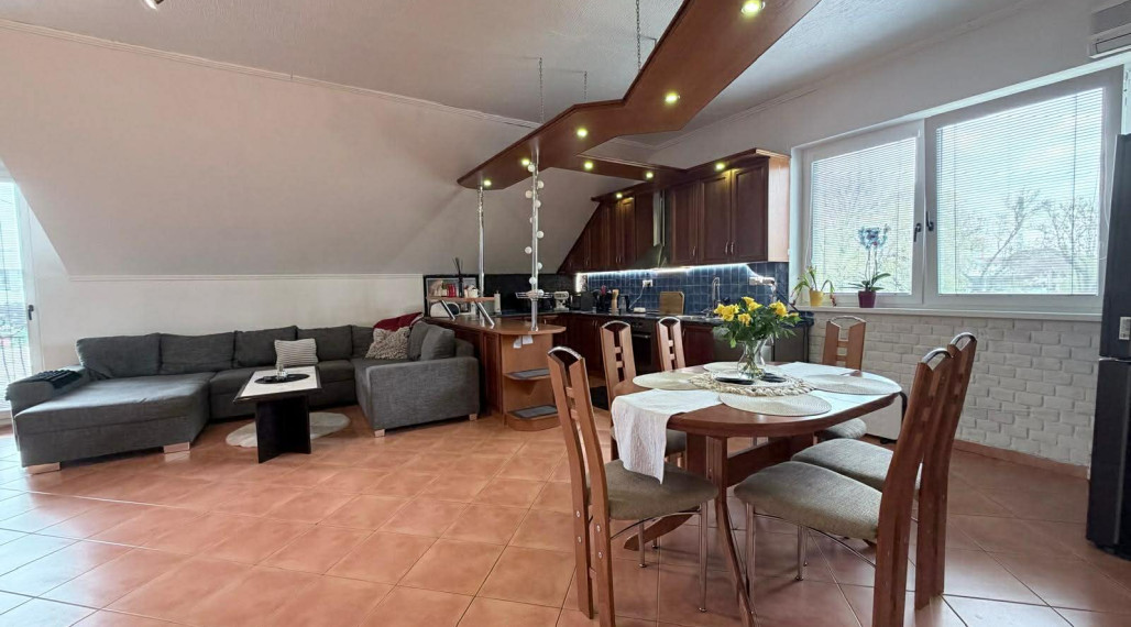 Reality KOMPLEX s.r.o Vám ponúka EXKLÚZIVNE na predaj byt vo Veľkom Mederi