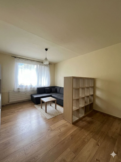 Reality Komplex ponúka na predaj 2-izbový byt na prízemí vo vyhľadávanej lokalite.