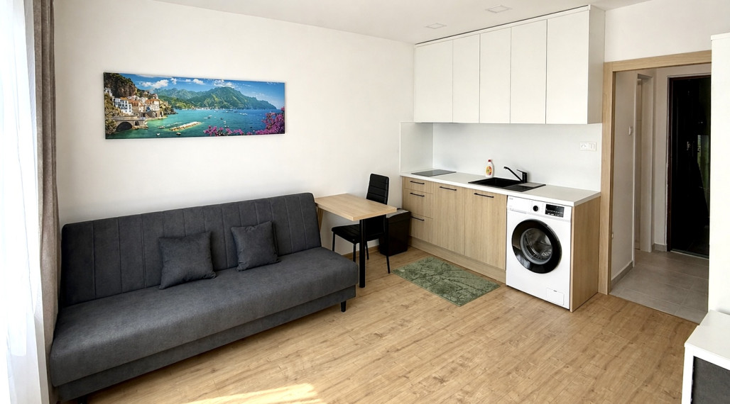 Reality KOMPLEX s.r.o. ponúka na PRENÁJOM modernú garsónku v top lokalite v Komárne.