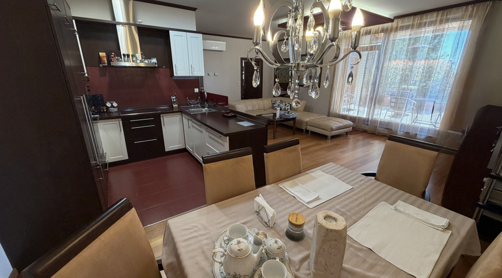 Reality KOMPLEX s.r.o. ponúkame Vám na predaj priestranný 3-izbový byt s výmerou 97 m², ktorý sa nachádza v centre mesta Dunajská Streda