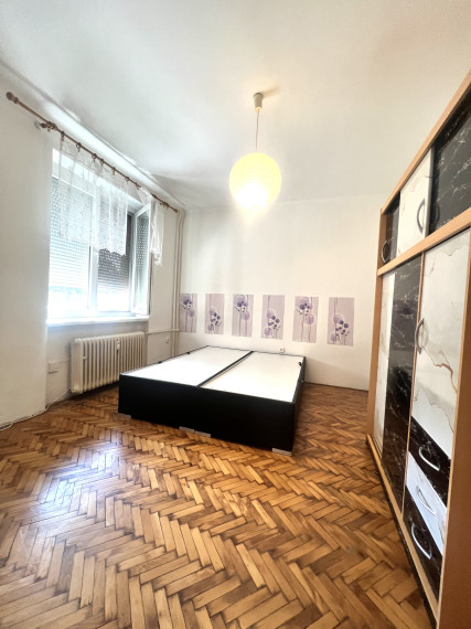 Zachovalý dvojizbový byt blízko centra Komárna na PREDAJ za výhodnú cenu