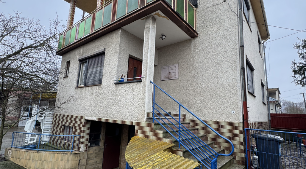 Reality KOMPLEX s.r.o. Vám ponúka na predaj 5-izbový rodinný dom v Rohovciach