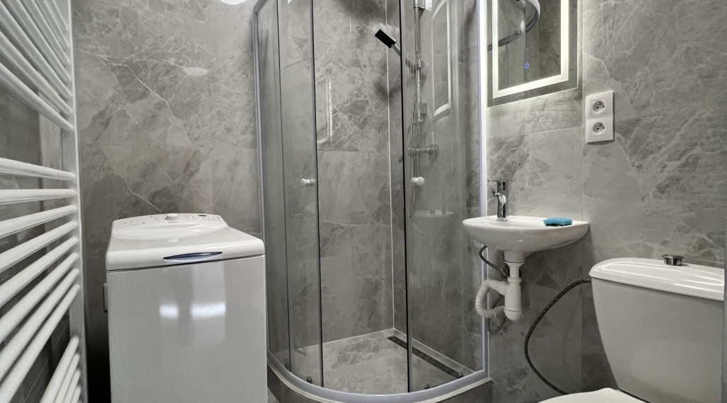 Reality KOMPLEX s.r.o. ponúka na PRENÁJOM krásny 1 izbový byt v centre Dunajskej Stredy!