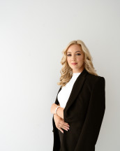 Kristína Néveriová