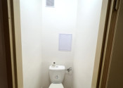 Na PREDAJ zachovalý trojizbový byt v absolútnom centre Komárna s balkónom! - fotografia 13