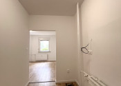 Reality KOMPLEX s.r.o. ponúka na PREDAJ kompletne zrekonštruovaný 1-izbový byt na Ulici J. Selyeho v Komárne - fotografia 14