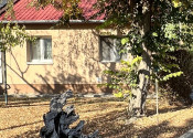 Rodinný dom s výnimočnou polohou tesne pri Dunaji v Kravanoch nad Dunajom na PREDAJ!! - fotografia 2