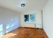 Reality KOMPLEX s.r.o. Vám ponúka na predaj 3-izbový byt s balkónom, vlastnou vykurovanou garážou a dvoma pivnicami v meste Hurbanovo! - fotografia 5