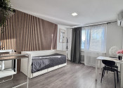 Exkluzívne iba u nás Vám Reality KOMPLEX s.r.o., ponúka na PREDAJ zrekonštruovanú garzónku v absolútnom centre Mesta Komárno v budove SOHO Tower. - fotografia 5