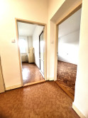 Na PREDAJ zachovalý trojizbový byt v absolútnom centre Komárna s balkónom! - fotografia 15