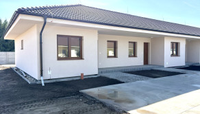 Reality Komplex s.r.o. ponúka na predaj novostavby radových domov v pokojnej lokalite obce Kameničná !!! - fotografia 1