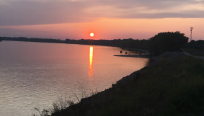 Rodinný dom s výnimočnou polohou tesne pri Dunaji v Kravanoch nad Dunajom na PREDAJ!! - fotografia 1