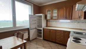 Do NÁJMU pekný, úplne zrekonštruovaný 2-izbový byt s balkónom v Šrobárovej! - fotografia 1