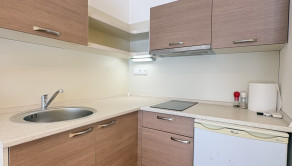 Iba u nás!!! Reality KOMPLEX s.r.o.,Vám ponúka na prenájom moderne zrekonštruovaný, zariadení 1-izbový byt v tichej časti Komárna !!! - fotografia 2