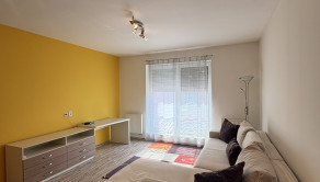 Iba u nás!!! Reality KOMPLEX s.r.o.,Vám ponúka na prenájom moderne zrekonštruovaný, zariadení 1-izbový byt v tichej časti Komárna !!! - fotografia 4