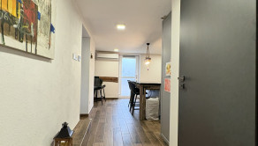 Reality Komplex ponúka na predaj zrekonštruovaný poschodový rodinný dom s priestranným pozemkom v pokojnej časti Komárna s dobrou dostupnosťou do mesta !!! - fotografia 4