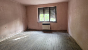 Reality KOMPLEX s.r.o. ponúka Vám na predaj 3-izbový rodinný dom v obci Medveďov - fotografia 7