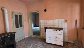 Reality KOMPLEX s.r.o. ponúka Vám na predaj 3-izbový rodinný dom v obci Medveďov - fotografia 12