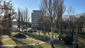 Iba u nás Vám Reality KOMPLEX s.r.o., ponúka na prenájom exkluzívny, nadštandardne zariadený trojizbový byt v atraktívnej lokalite, 250 m od centra mesta Komárno. - fotografia 12