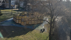 Iba u nás Vám Reality KOMPLEX s.r.o., ponúka na prenájom exkluzívny, nadštandardne zariadený trojizbový byt v atraktívnej lokalite, 250 m od centra mesta Komárno. - fotografia 13