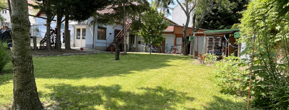 IBA U NÁS!!!REALITY KOMPLEX s.r.o. Vám ponúka na predaj obchodno-skladovú predajňu  neďaleko od centra mesta - frekventovaná lokalita!!!