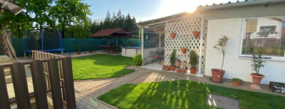 Reality KOMPLEX s.r.o. Vám ponúka EXKLUZÍVNE na predaj priestranný poschodový rodinný dom v Kolárove!