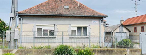 Reality KOMPLEX s.r.o. Vám ponúka na predaj EXKLUZÍVNE 4 izbový rodinný dom v obci Okoličná na Ostrove