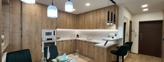 Reality KOMPLEX s.r.o. ponúka na PRENÁJOM luxusný 2 izbový byt v Komárne!