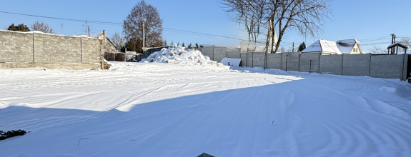 Exkluzívne iba u nás Vám Reality KOMPLEX s.r.o., ponúka na predaj lukratívny  stavebný pozemok v Komárne !!!