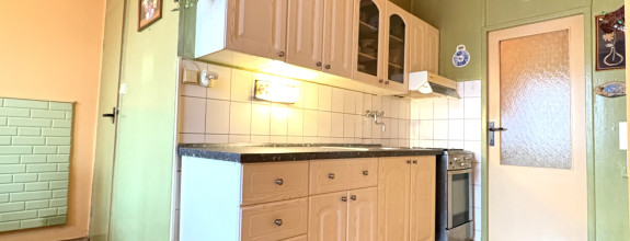 IBA U NÁS !!! Reality KOMPLEX s.r.o. Vám ponúka na PREDAJ slnečný, priestranný  3izbový byt v dobrej lokalite v Komárne !!!