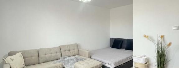 Reality Komplex ponúka na predaj kompletne zrekonštruovaný 1-izbový byt v Komárne