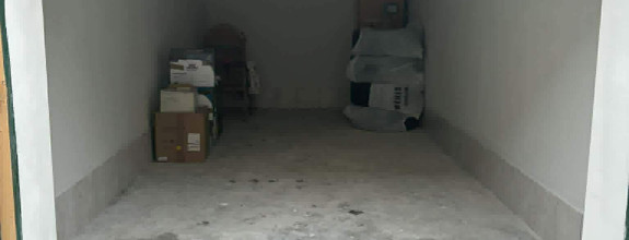 Reality KOMPLEX s.r.o Vám ponúka na prenájom garáž v centre mesta Komárno.