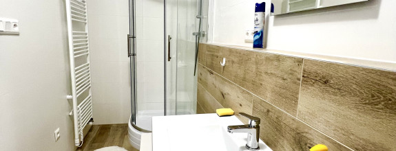 Reality KOMPLEX s.r.o. Vám ponúka na PRENÁJOM pekný 2 izbový byt v Dunajskej Strede