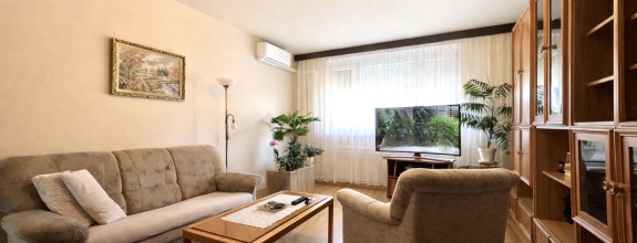 Reality KOMPLEX s.r.o. ponúka na PREDAJ zariadený veľkometrážny 3-izbový byt v Dunajskej Strede