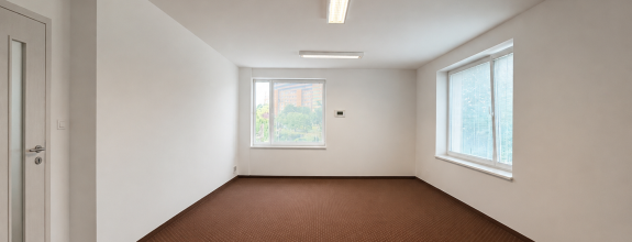 Reality KOMPLEX Vám ponúka na prenájom komerčného priestoru 100 m² v centre Dunajskej Stredy.