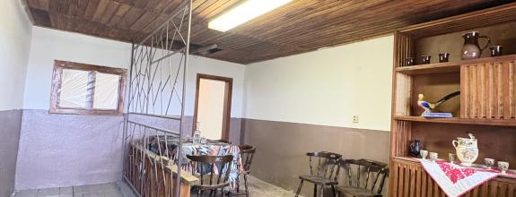 IBA U NÁS !!! Reality KOMPLEX s.r.o. ponúka EXKLUZÍVNE na predaj poschodovú chatu s pivnicou v chatovej oblasti Chotín !!!